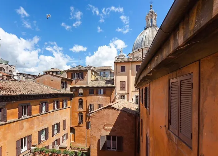 Via Del Teatro Pace